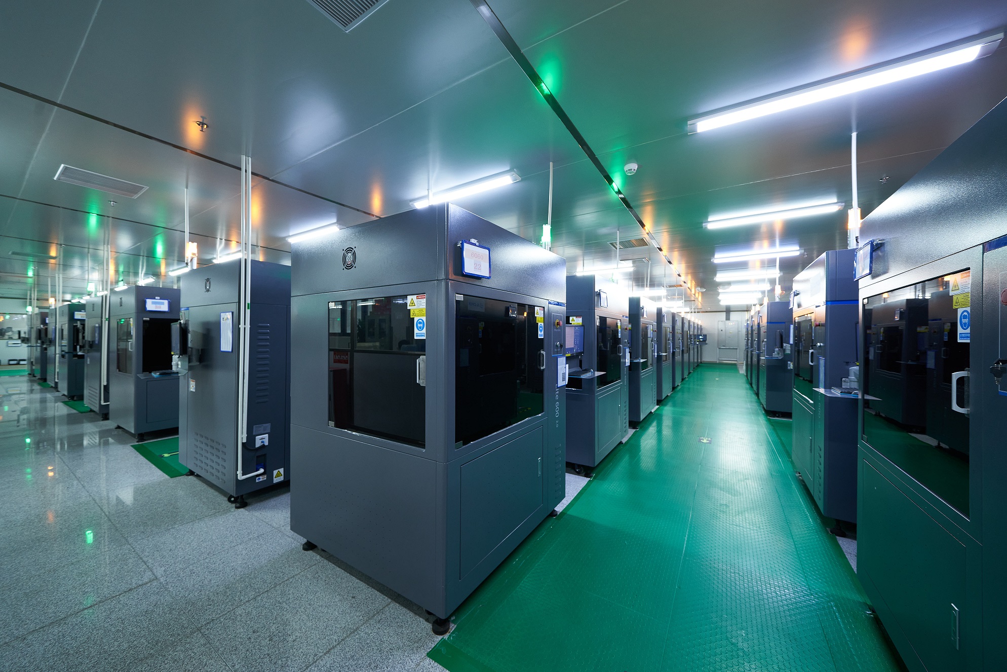 别再以为3D打印是天价服务！算完模具与试错成本，你会发现它其实很划算